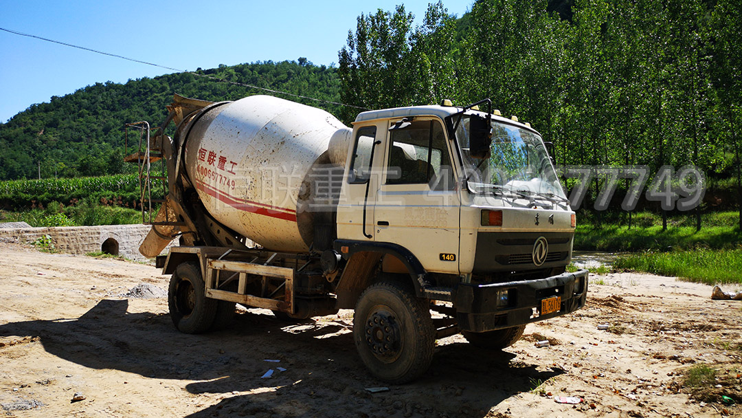 小搅拌车